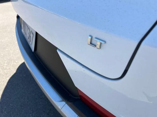 Summit White 2025 Chevrolet Trailblazer LT