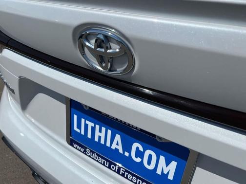 Wind Chill Pearl 2022 Toyota Corolla SE