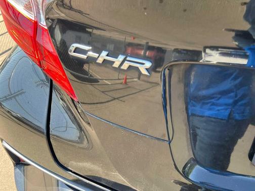 2018 Toyota C-HR XLE Premium