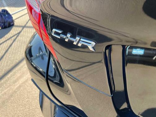 2018 Toyota C-HR XLE Premium