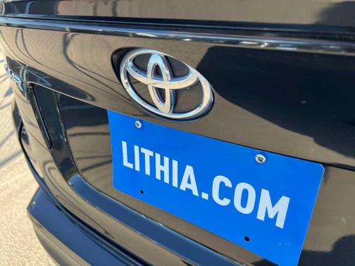 2018 Toyota C-HR XLE Premium