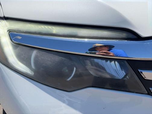 White 2018 Honda Pilot EX