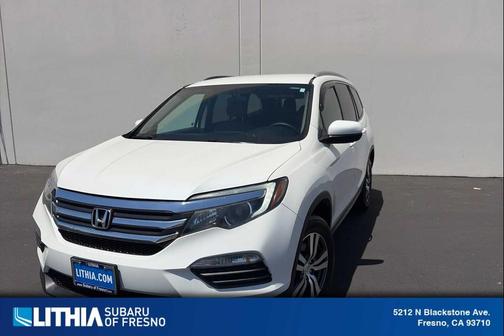 White 2018 Honda Pilot EX