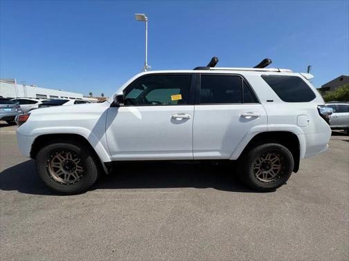 2022 Toyota 4Runner SR5