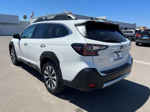 Crystal White Pearl 2023 Subaru Outback Touring XT