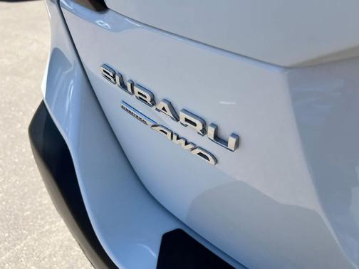 Crystal White Pearl 2023 Subaru Outback Touring XT