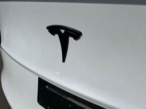 2024 Tesla Model Y Performance Dual Motor All-Wheel Drive