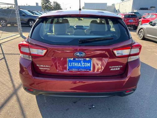 2017 Subaru Impreza 2.0i