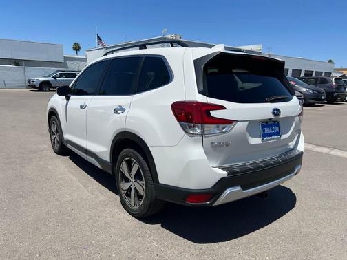 Crystal White Pearl 2019 Subaru Forester Touring