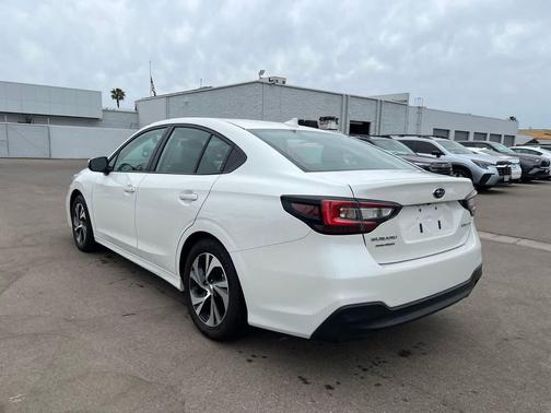 Crystal White Pearl 2025 Subaru Legacy Premium