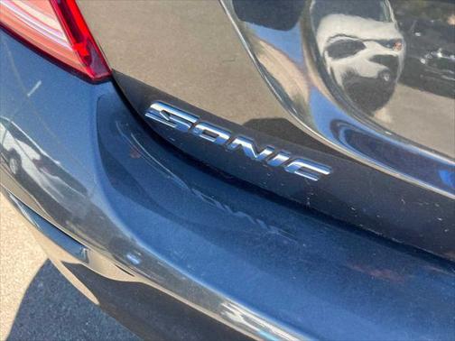 2020 Chevrolet Sonic FWD Sedan LT