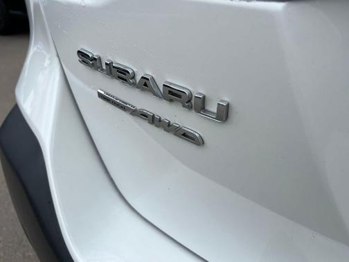 Crystal White Pearl 2024 Subaru Outback Limited
