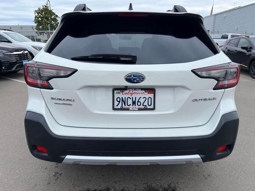 Crystal White Pearl 2024 Subaru Outback Limited