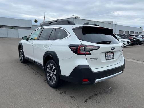 Crystal White Pearl 2024 Subaru Outback Limited