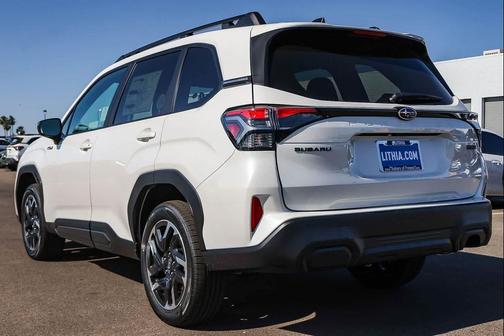 Crystal White Pearl 2026 Subaru Forester Hybrid Premium