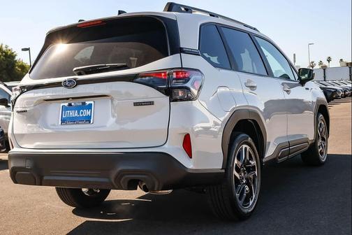 Crystal White Pearl 2026 Subaru Forester Hybrid Premium