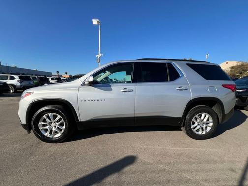 2021 Chevrolet Traverse LT Leather