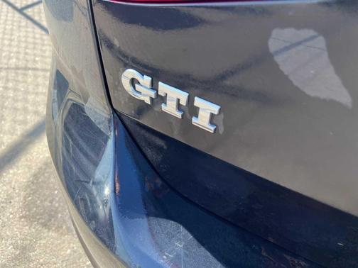 2016 Volkswagen Golf GTI 2.0T S 4-Door