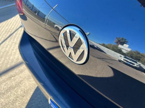 2016 Volkswagen Golf GTI 2.0T S 4-Door