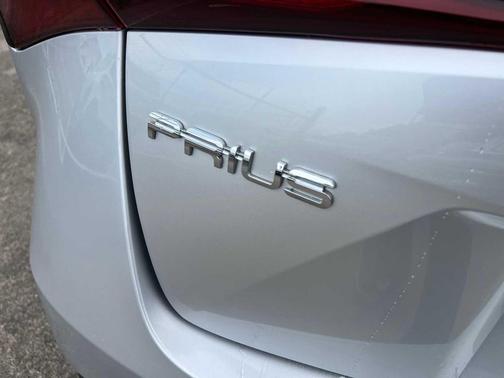 2020 Toyota Prius XLE