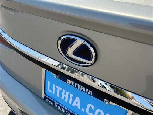 2022 Lexus ES 300h Base
