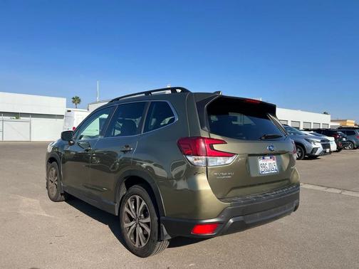Autumn Green Metallic 2022 Subaru Forester Limited