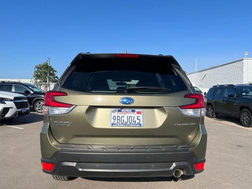 Autumn Green Metallic 2022 Subaru Forester Limited