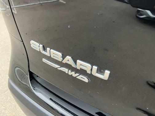 2022 Subaru Ascent Base 8-Passenger