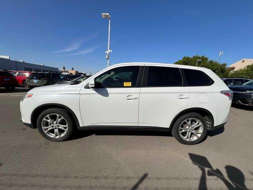 2015 Mitsubishi Outlander SE
