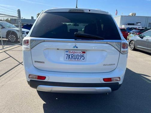 2015 Mitsubishi Outlander SE