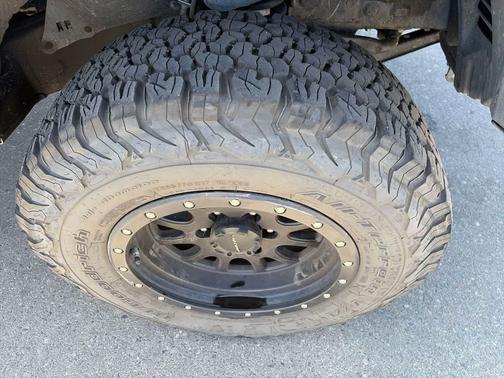 Magnetic Gray Metallic 2017 Toyota Tacoma SR5