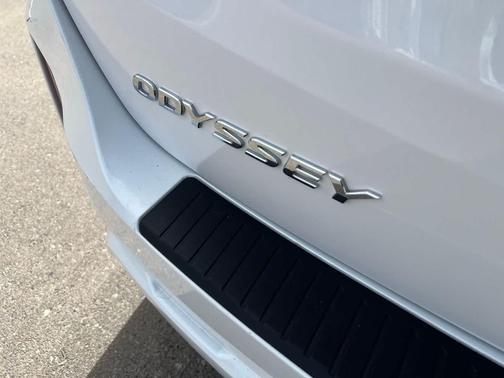 Platinum White Pearl 2025 Honda Odyssey Sport-L