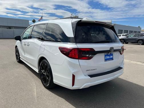 Platinum White Pearl 2025 Honda Odyssey Sport-L
