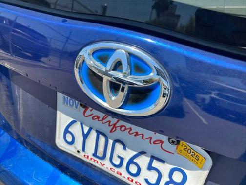 2010 Toyota Prius III