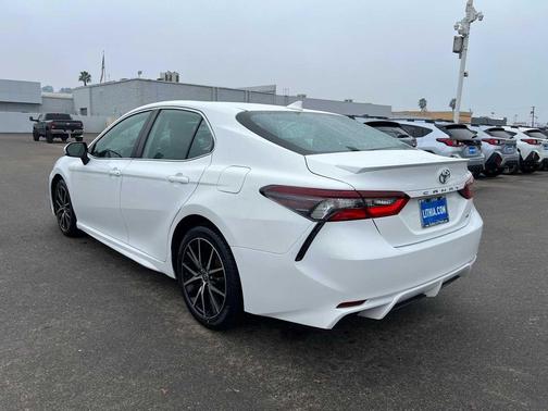 2021 Toyota Camry SE