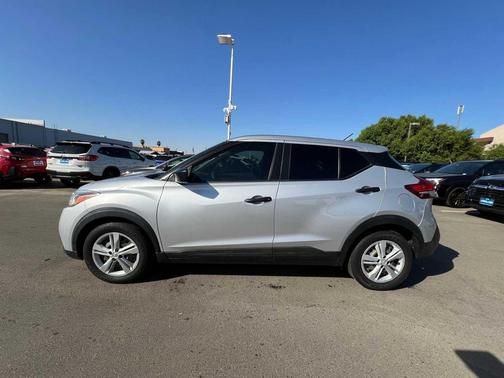 2020 Nissan Kicks S