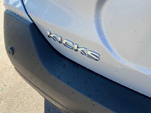 2020 Nissan Kicks S