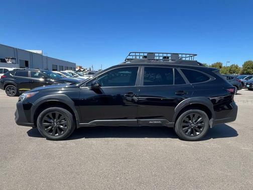 Crystal Black Silica 2023 Subaru Outback Onyx Edition