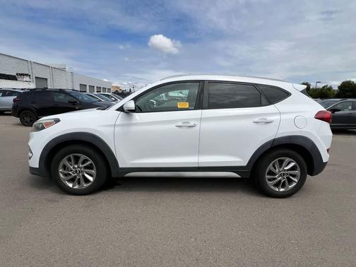 Dazzling White 2018 Hyundai TUCSON SEL
