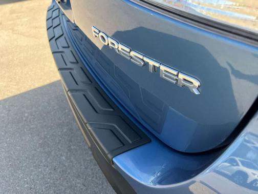 Horizon Blue Pearl 2022 Subaru Forester Limited