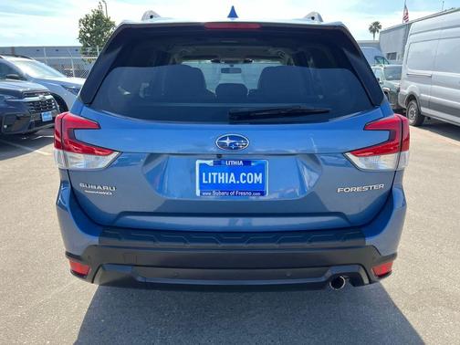Horizon Blue Pearl 2022 Subaru Forester Limited