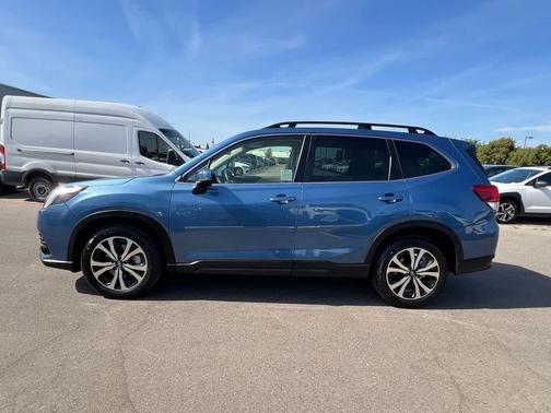 Horizon Blue Pearl 2022 Subaru Forester Limited