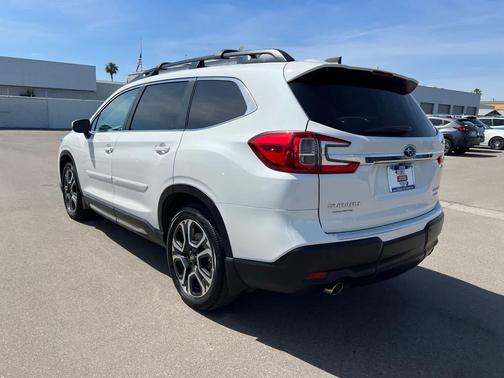 Crystal White Pearl 2023 Subaru Ascent Limited 8-Passenger
