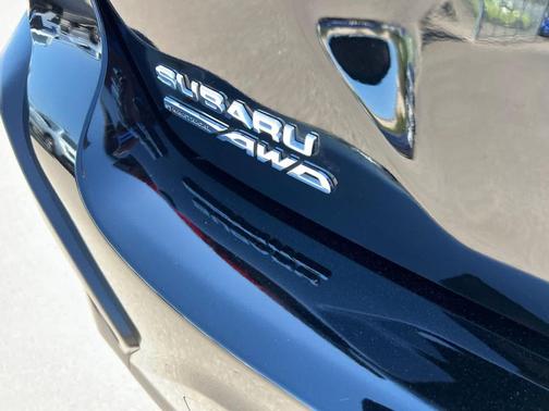 Crystal Black Silica 2024 Subaru Crosstrek Premium