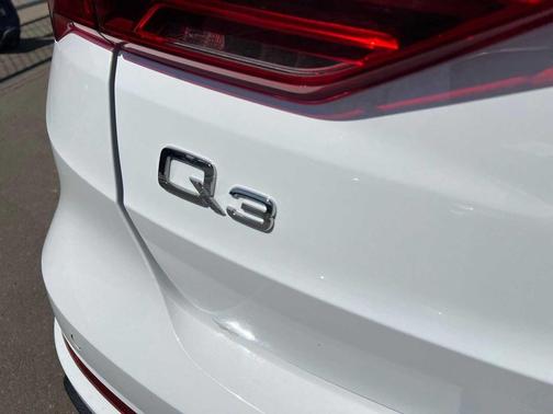2023 Audi Q3 Premium 45 TFSI S line quattro Tiptronic