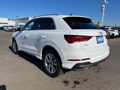 2023 Audi Q3 Premium 45 TFSI S line quattro Tiptronic