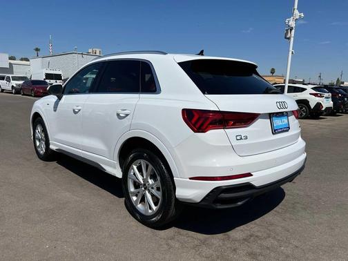 2023 Audi Q3 Premium 45 TFSI S line quattro Tiptronic