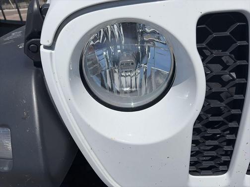 Bright White Clearcoat 2023 Jeep Gladiator Sport S