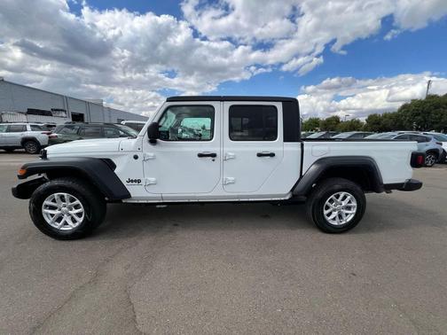 Bright White Clearcoat 2023 Jeep Gladiator Sport S