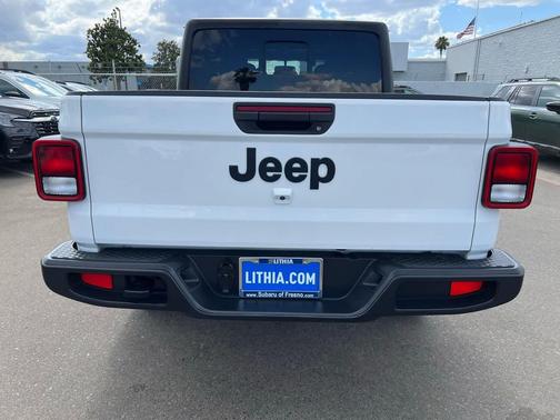 Bright White Clearcoat 2023 Jeep Gladiator Sport S